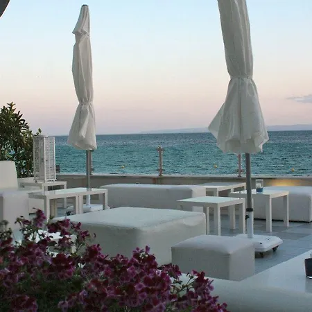 Grand Faraglioni Отель Ачитрецца