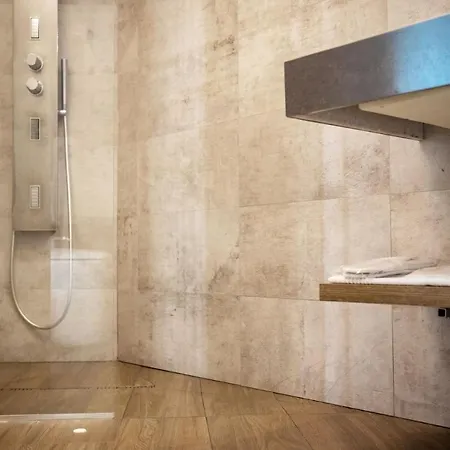 Hotel Grand Faraglioni 4*