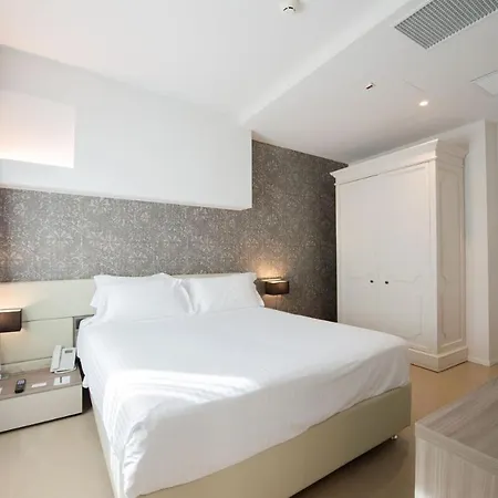 Hotel Grand Faraglioni 4*