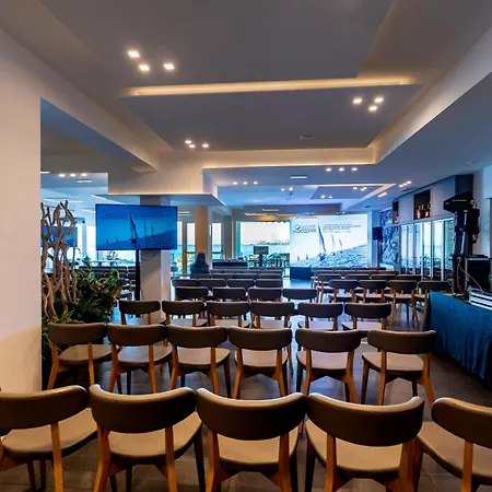 Hotel Grand Faraglioni 4*