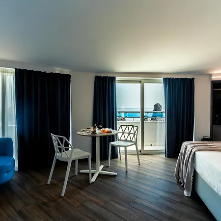 Grand Faraglioni 4*