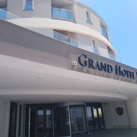 Grand Faraglioni 4*