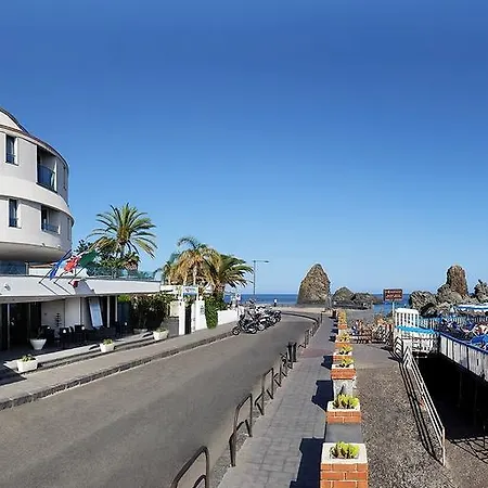 Hotel Grand Faraglioni 4*