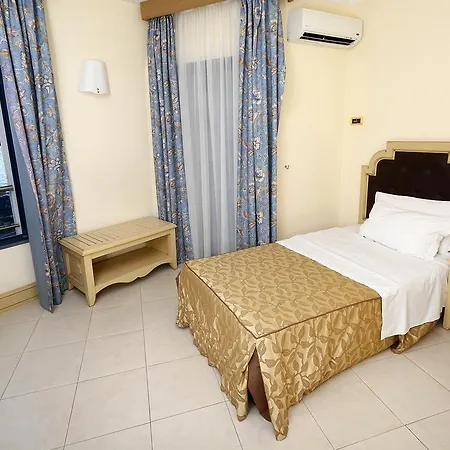 Hotel Grand Faraglioni 4*