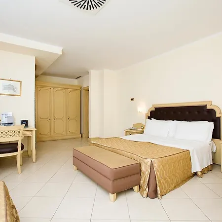 Grand Faraglioni Hotel