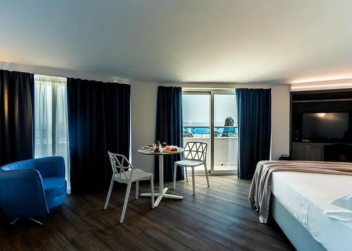 Grand Faraglioni 4*